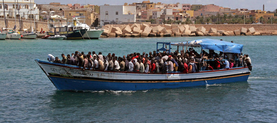 Dalla Libia partono molti meno migranti, ma aumentano i rischi di morte in mare