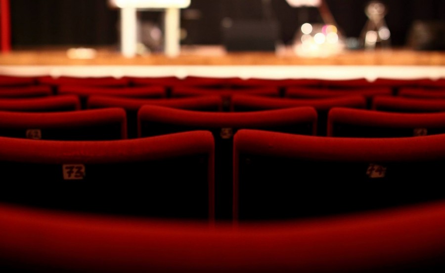 Un “biglietto sospeso” per donare teatro: l’iniziativa solidale approda anche a Bologna